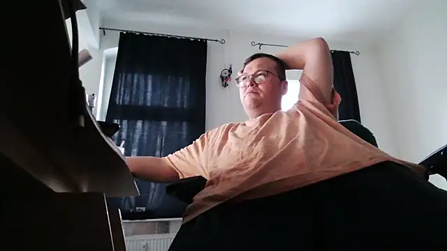 chubbysmallcockxh online show from February 3, 3:50 pm