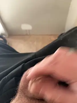 Snapshot of RenaudS-02 chatting on January 7, 12:27 pm RenaudS-02 online show from January 7, 12:27 pm