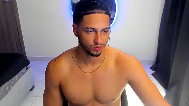 Kris Khalifa69 online show from May 13, 10:51 pm