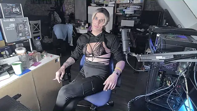 Manu3li online show from December 26, 1:18 am