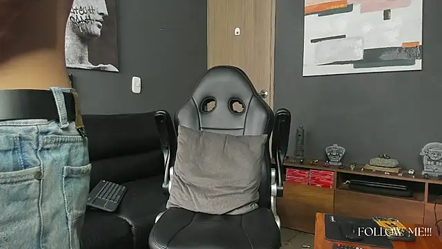 Davevilboy online show from November 11, 1:27 pm