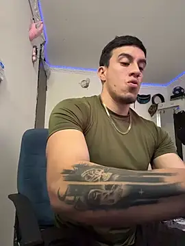 strongboy  online show from April 6, 5:03 pm