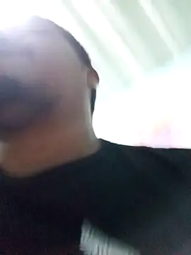 Snapshot of Vulckano43 chatting on January 18, 4:31 pm Vulckano43 online show from January 18, 4:31 pm