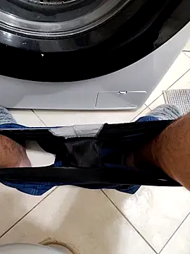 Snapshot of alex899927 chatting on October 31, 11:41 pm alex899927 online show from October 31, 11:41 pm