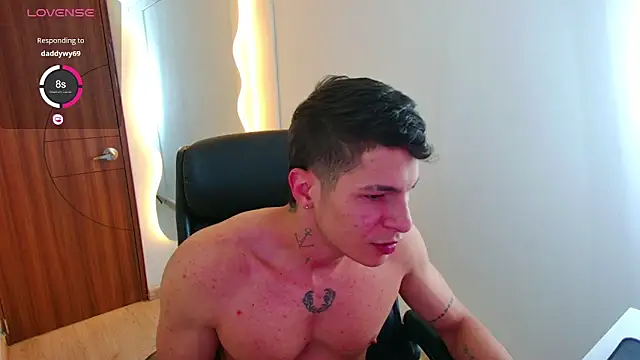 Snapshot of harrisoncuper chatting on September 26, 2:20 am harrisoncuper online show from September 26, 2:20 am