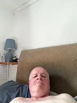 locallad88 online show from June 18, 3:17 pm