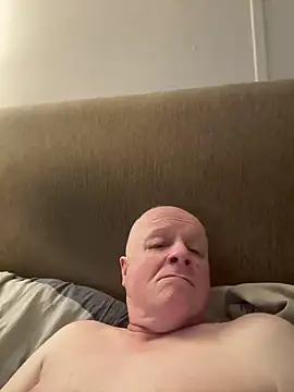 locallad88 online show from April 15, 8:31 pm