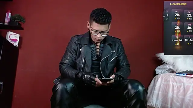 TomLover 12 online show from February 20, 9:55 am