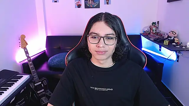 Snapshot of malik_harrison__ chatting on March 5, 3:07 pm malik harrison   online show from March 5, 3:07 pm