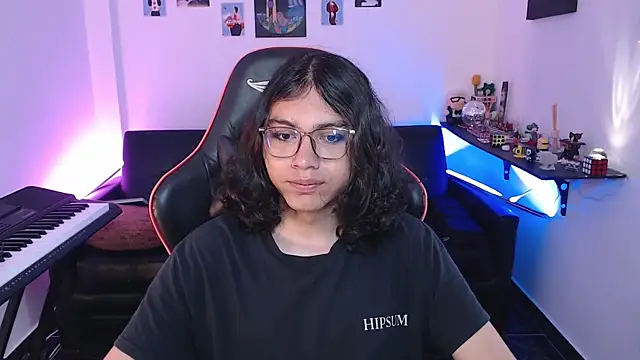 Snapshot of malik_harrison__ chatting on October 20, 3:38 pm malik harrison   online show from October 20, 3:38 pm