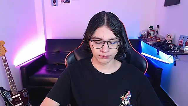 Snapshot of malik_harrison__ chatting on January 16, 1:36 pm malik harrison   online show from January 16, 1:36 pm