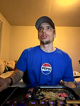 trippyski online show from November 18, 1:53 am