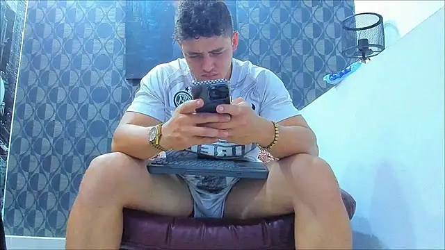 Leonsmoron online show from March 1, 3:17 am