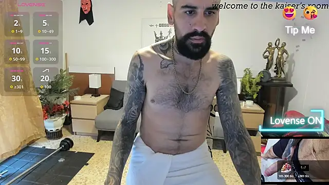 kaiser679  online show from April 12, 6:53 pm