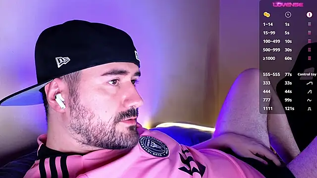 Snapshot of DominantTheo chatting on March 15, 3:07 am DominantTheo online show from March 15, 3:07 am