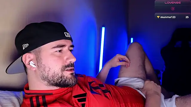 DominantTheo online show from April 25, 3:42 am