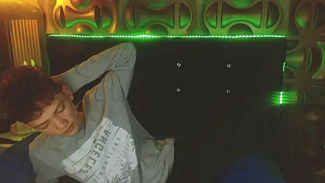 cruz dante online show from April 16, 8:09 pm