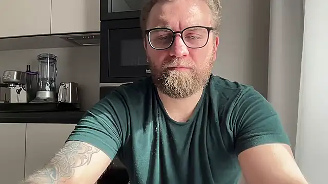 Bear bear  online show from April 6, 7:53 am