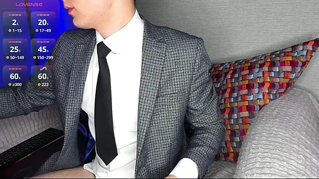 maxboy4 online show from December 30, 6:05 pm