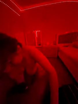 Sweetieboi04 online show from April 22, 1:27 pm