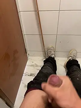 galleggo online show from April 6, 1:01 pm