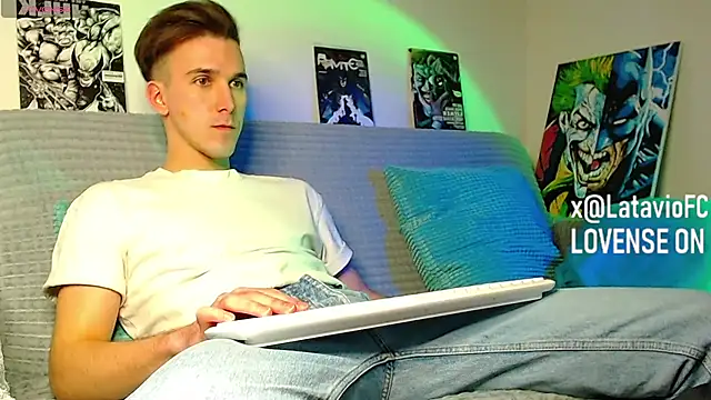 Midnighter  online show from March 31, 8:32 pm