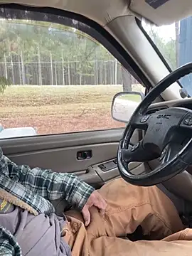 Snapshot of Themechanic420 chatting on October 29, 6:11 pm Themechanic420 online show from October 29, 6:11 pm