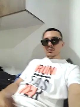 axeldaviid online show from November 29, 3:19 am