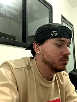 guaposexyh0t online show from November 13, 5:01 am