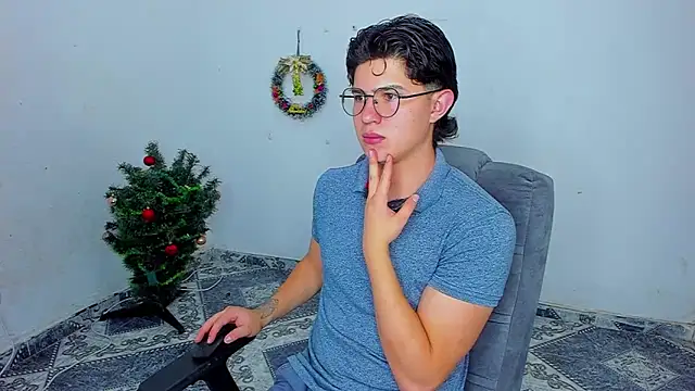 patrik 027 online show from December 11, 9:55 pm