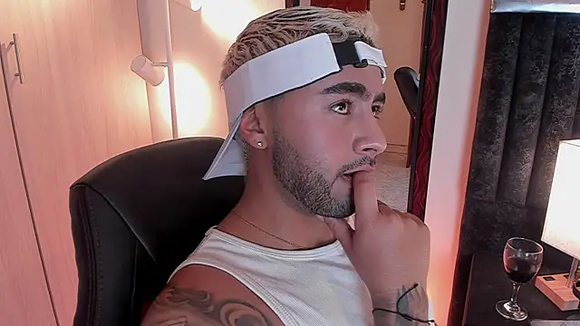 ItsMeEros online show from September 24, 11:47 pm