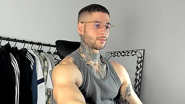  jamesleandros1 online show from November 26, 3:20 am