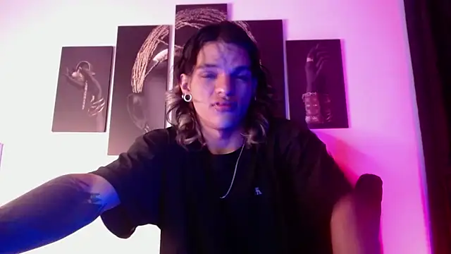 AlbertBernal69 online show from November 8, 4:04 am