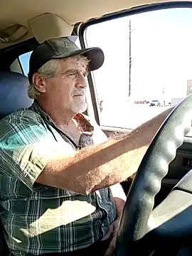 TTolbert online show from December 7, 6:04 pm