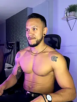 ARON TAYLER01 online show from September 10, 10:36 am