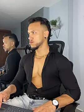 ARON TAYLER01 online show from January 30, 12:48 pm