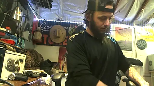 CloudDadddyyy420 online show from October 29, 2:20 pm