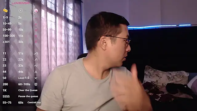 andrewmhilton  online show from November 9, 6:23 pm