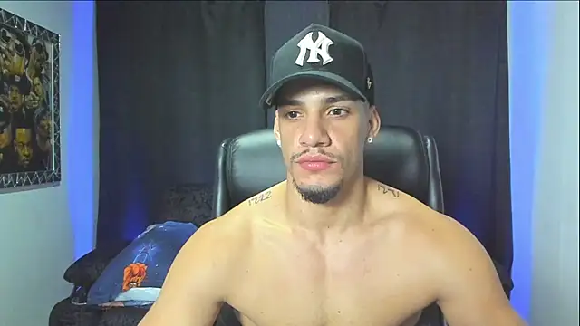 jhonnysnow17 online show from December 18, 8:32 am