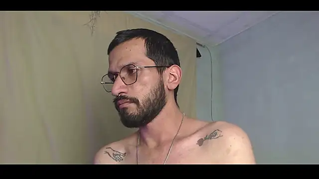 Snapshot of Andres_ramsey chatting on January 19, 3:39 am Andres ramsey online show from January 19, 3:39 am