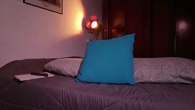 mrj99219 online show from December 4, 7:04 am