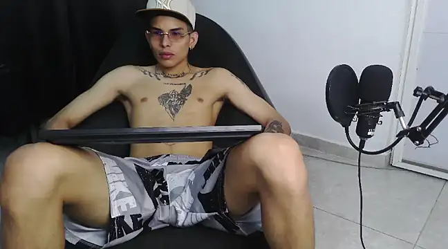 hot king20 online show from February 25, 6:42 pm