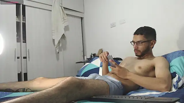 russthiago online show from February 7, 4:45 pm