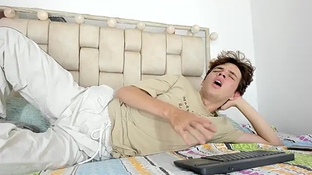 daniel hot03 online show from October 27, 8:33 pm