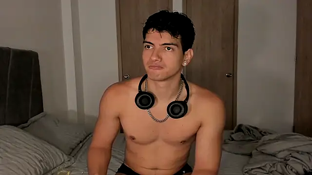 Snapshot of magnusifrit chatting on October 7, 11:20 pm magnusifrit online show from October 7, 11:20 pm