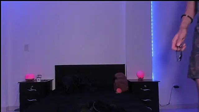 Snapshot of magnusifrit chatting on February 1, 11:27 pm magnusifrit online show from February 1, 11:27 pm