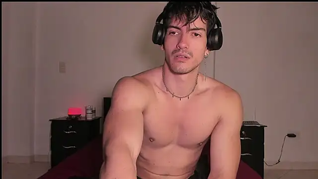 Snapshot of magnusifrit chatting on March 9, 9:03 pm magnusifrit online show from March 9, 9:03 pm