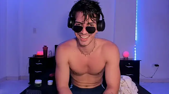 Snapshot of magnusifrit chatting on January 4, 9:09 pm magnusifrit online show from January 4, 9:09 pm