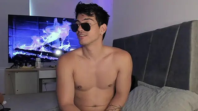 Snapshot of magnusifrit chatting on October 21, 9:17 pm magnusifrit online show from October 21, 9:17 pm