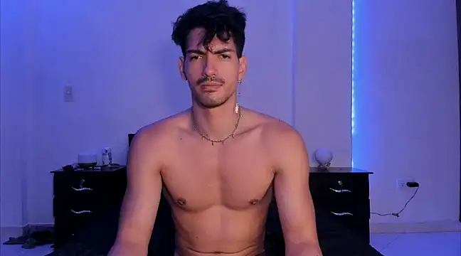 Snapshot of magnusifrit chatting on December 20, 9:06 pm magnusifrit online show from December 20, 9:06 pm